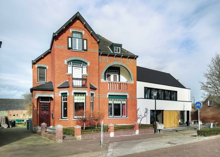  Dorpsplein 4, Zuiddorpe